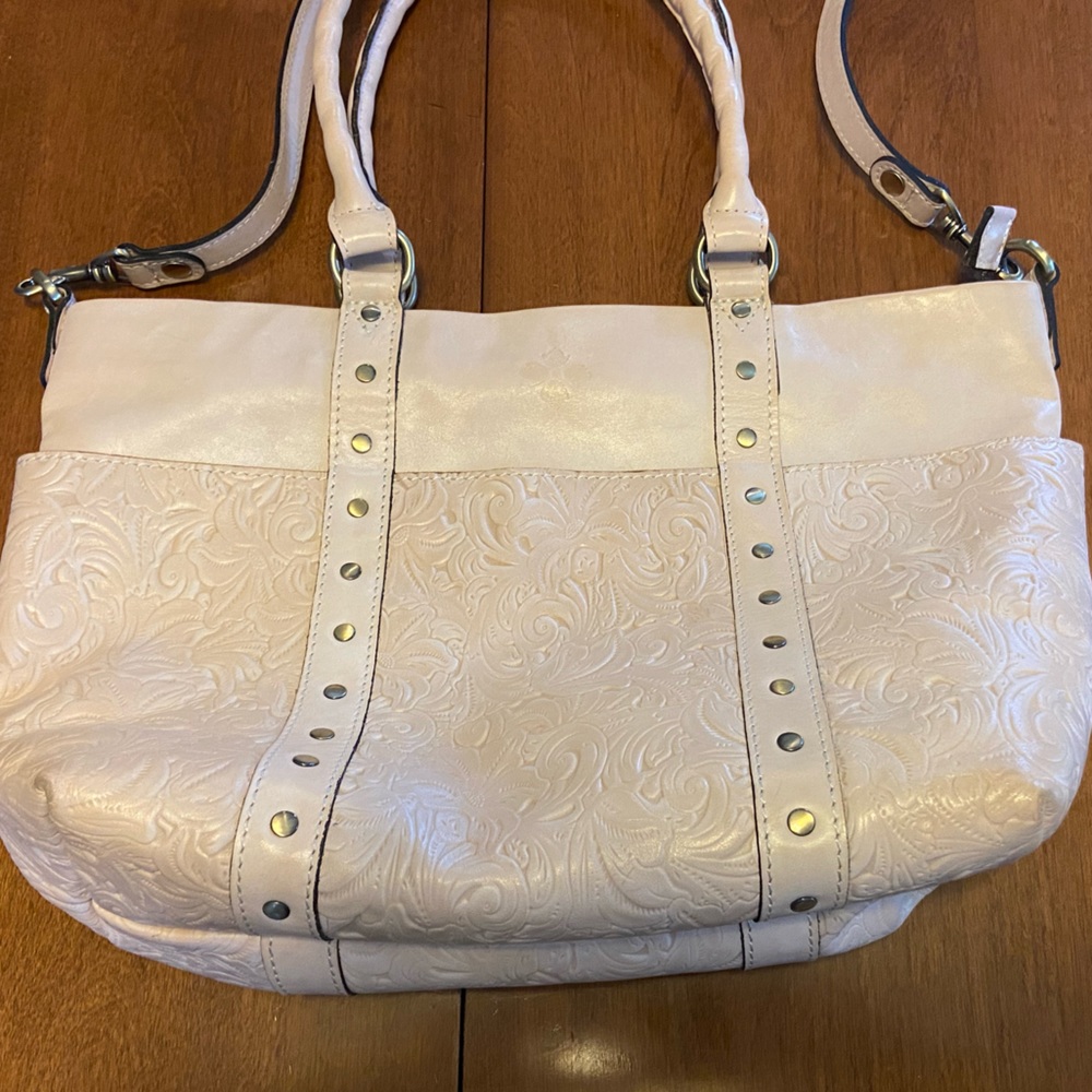 Blush colored Patricia Nash purse, used but in great shape!